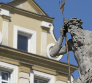 Spotkanie z tłumaczem “Między murami i wieżami”