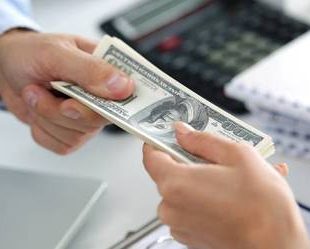 Trzynastka ”na rękę” w 2022 roku to 1217,98 zł Trzynastka ”na rękę” w 2022 roku to 1217,98 zł