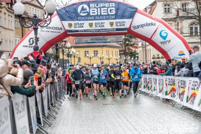 X Półmaraton Jeleniogórski w słońcu i w śniegu