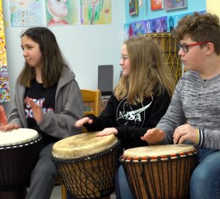 Kreatywne warsztaty bębniarskie