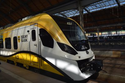 Nadal obowiązują zmiany w ruchu pociągów między Legnicą a Raszówką