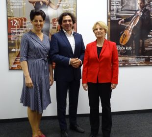 Agnieszka Franków-Żelazny pokieruje Filharmonią Sudecką od września Agnieszka Franków-Żelazny pokieruje Filharmonią Sudecką od września