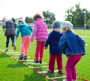 Zapisz się na pozaszkolne zajęcia! Zapisz się na pozaszkolne zajęcia!