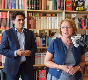 Jolanta Ubowska pokieruje Dolnośląską Biblioteką Publiczną im. Tadeusza Mikulskiego we Wrocławiu Jolanta Ubowska pokieruje Dolnośląską Biblioteką Publiczną im. Tadeusza Mikulskiego we Wrocławiu