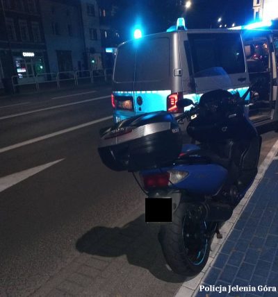Policjanci zatrzymali nietrzeźwego motocyklistę, który odpowie również za znieważenie funkcjonariuszy