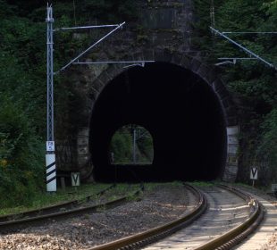 Remont tunelu kolejowego w Trzcińsku Remont tunelu kolejowego w Trzcińsku