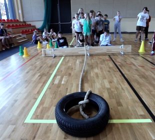 Wielkie zawody siłaczy i siłaczek ze Szkoły Podstawowej nr 8