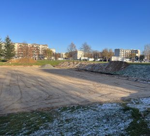 Rozpoczęła się przebudowa boiska na jeleniogórskim Zabobrzu