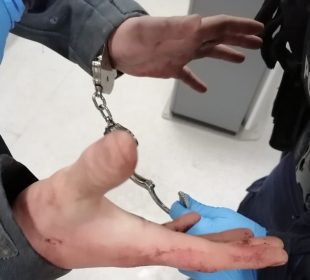 Świętowali urodziny na boisku szkolnym, na którym dopuścili się zniszczenia mienia na ponad 18 tysięcy złotych Świętowali urodziny na boisku szkolnym, na którym dopuścili się zniszczenia mienia na ponad 18 tysięcy złotych