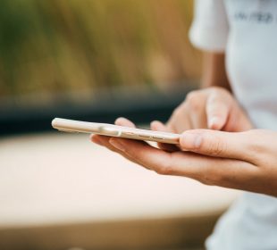 Pracownik ZUS prosi o dane przez telefon? Nie daj się nabrać Pracownik ZUS prosi o dane przez telefon? Nie daj się nabrać