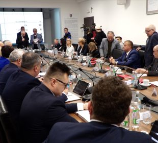 Polityczne trzęsienie ziemi w Powiecie Karkonoskim