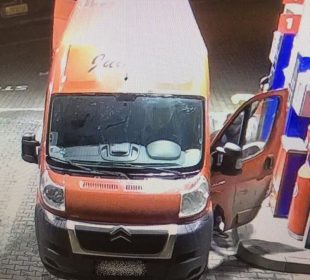 Zatankowali blisko 700 litrów paliwa do beczek i uciekli. Nie unikną jednak odpowiedzialności