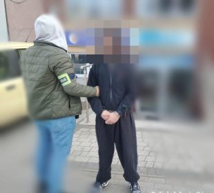 Ma na koncie włamania i uszkodzenie mienia. Teraz odpowie za to przed sądem