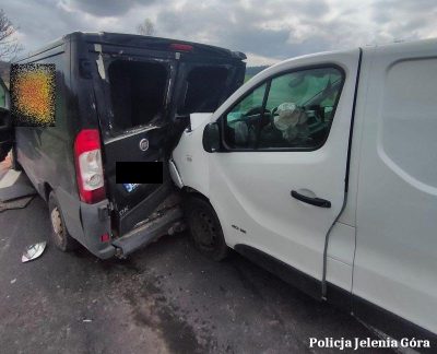 Groźny zdarzenie na krajowej 30 w Barcinku Groźny zdarzenie na krajowej 30 w Barcinku