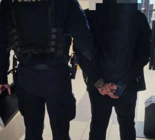 Groził byłej partnerce, a także poprzebijał opony w jej aucie. Teraz ma zakaz zbliżania się i kontaktowania z nią