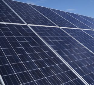 Odnawialne Źródła Energii: Fotowoltaika jako klucz do Zrównoważonego Rozwoju w Karkonoskiej Agencji Rozwoju Regionalnego Odnawialne Źródła Energii: Fotowoltaika jako klucz do Zrównoważonego Rozwoju w Karkonoskiej Agencji Rozwoju Regionalnego